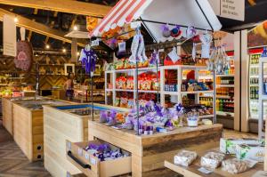 SUPERMARKET HQ8